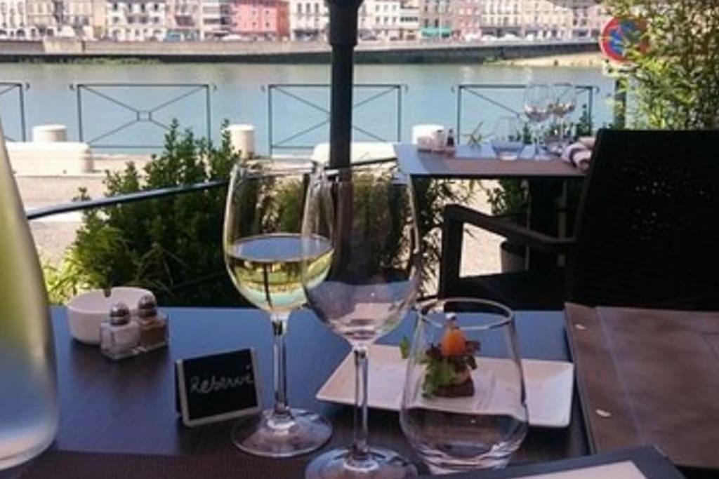 Sejour Detente Au Coeur De Macon Spa,Cine,Bouteille Offerte المظهر الخارجي الصورة